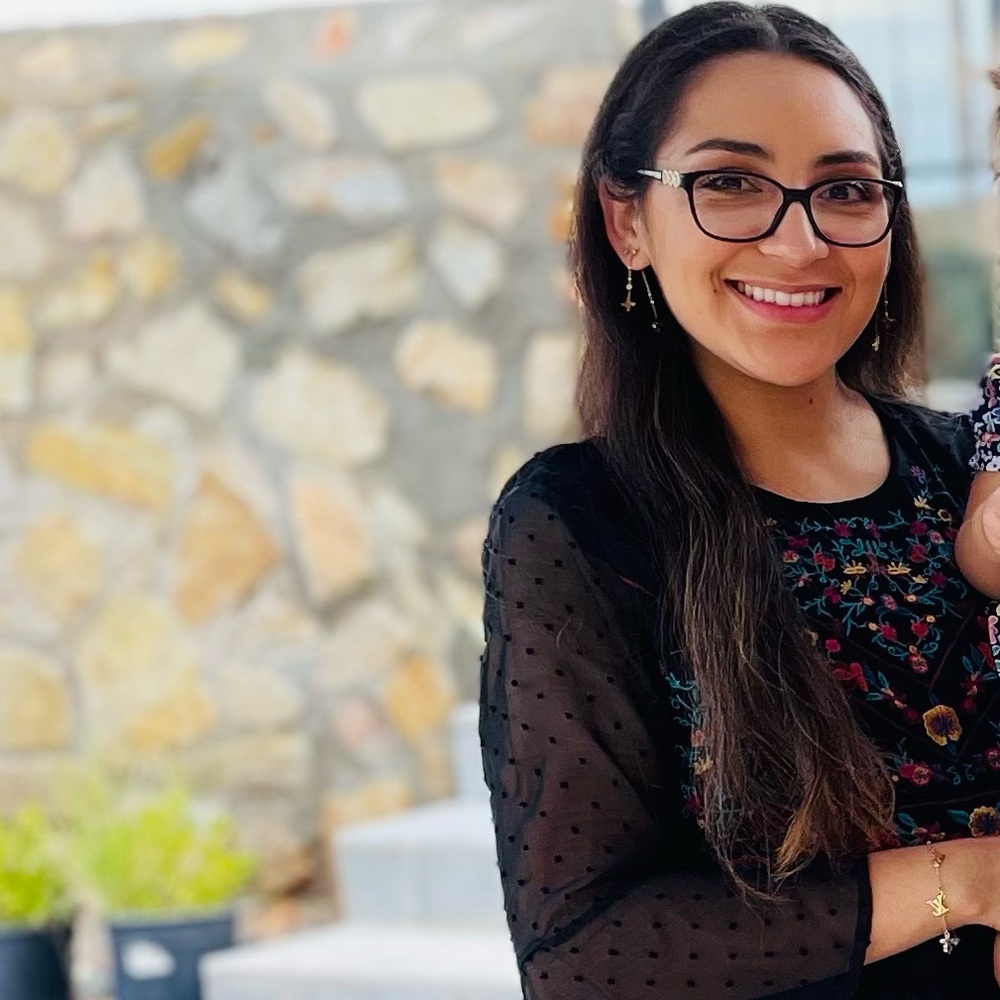 Meet your Posher, Mariela